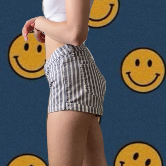 h&m striped shorts - Picture 2 of 5